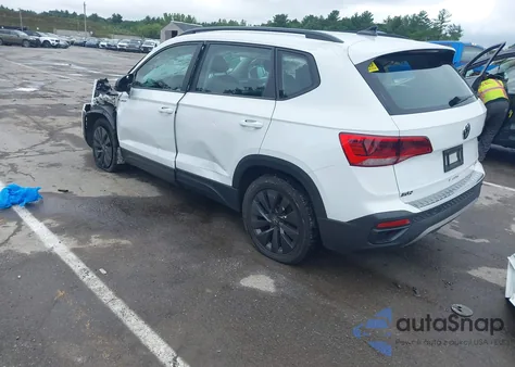 2022 Volkswagen Taos 1.5T S z USA, uszkodzony, nr VIN 3VVAX7B22NM096324